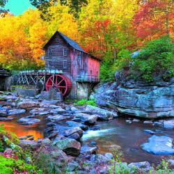 Jigsaw puzzle: Mill in autumn