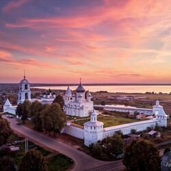 Jigsaw puzzle: Sunset over the monastery
