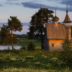 Jigsaw puzzle: Chapel in the village