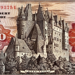 Jigsaw puzzle: Eltz Castle on a banknote