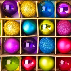 Jigsaw puzzle: Christmas balls