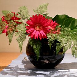 Jigsaw puzzle: Bouquet with gerberas