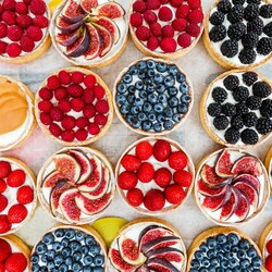 Jigsaw puzzle: Berry cakes
