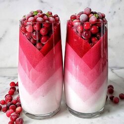 Jigsaw puzzle:  Jelly with cranberries and cherries
