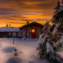 Jigsaw puzzle: Winter in a cozy house