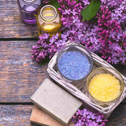 Jigsaw puzzle: Spa with lilacs