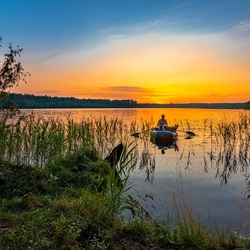 Jigsaw puzzle: Sunset on a forest lake