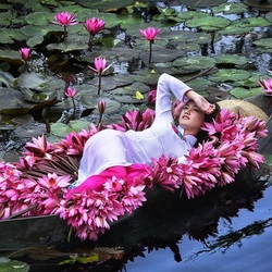 Jigsaw puzzle: Boat with lotuses