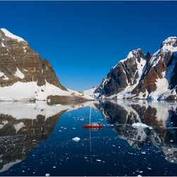 Jigsaw puzzle: Antarctica with Paganels