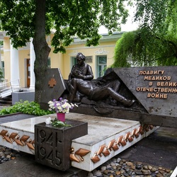 Jigsaw puzzle: Monument to medical heroes in Tambov