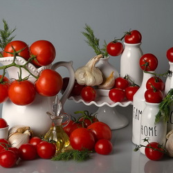 Jigsaw puzzle: Tomatoes and condiments