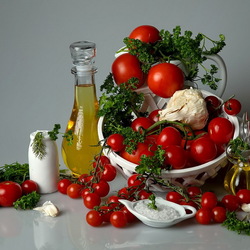Jigsaw puzzle: Tomatoes and condiments