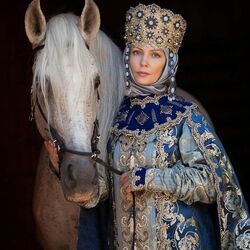 Jigsaw puzzle: The outfit of the Russian queen