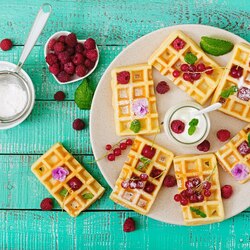 Jigsaw puzzle: Waffles with berries