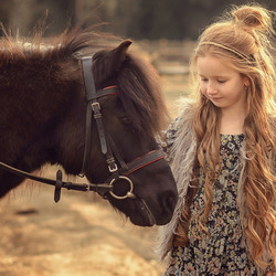 Jigsaw puzzle: Girl and little friend