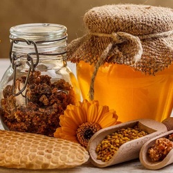 Jigsaw puzzle: Beekeeping products