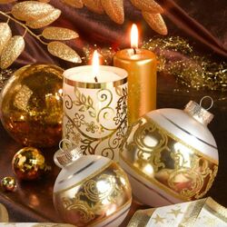 Jigsaw puzzle: Candles and balls