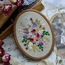 Jigsaw puzzle: Floral embroidery