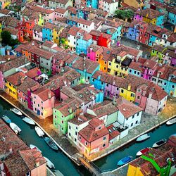 Jigsaw puzzle: Colored town