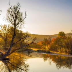 Jigsaw puzzle: Autumn on the Kuban River