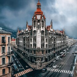 Jigsaw puzzle: House of city institutions