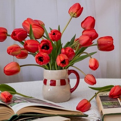 Jigsaw puzzle: Red tulips