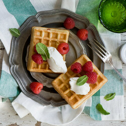 Jigsaw puzzle: Waffles with raspberries