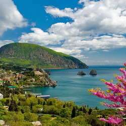 Jigsaw puzzle: Spring in Crimea