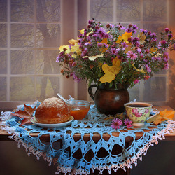 Jigsaw puzzle: Still life with asters and tea