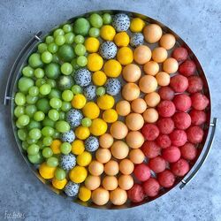 Jigsaw puzzle: fruit balls