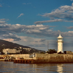 Jigsaw puzzle: Lighthouse in Yalta