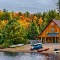 Jigsaw puzzle: Hotel by the lake