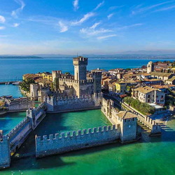 Jigsaw puzzle: Castle in Sirmione