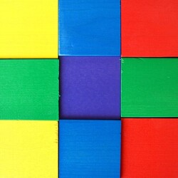 Jigsaw puzzle: Multi-colored cubes