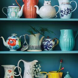 Jigsaw puzzle: Teapots, jugs