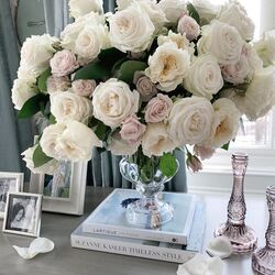 Jigsaw puzzle: Still life with roses