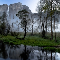 Jigsaw puzzle: Early morning in Yosemite National Park