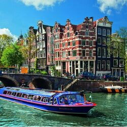 Jigsaw puzzle: Canals of amsterdam