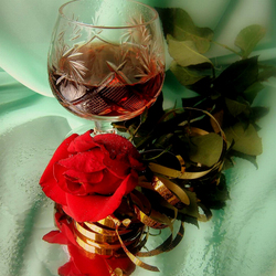 Jigsaw puzzle: Glass of wine and rose