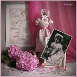 Jigsaw puzzle: Girl with pink hydrangea