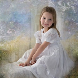 Jigsaw puzzle: Girl in white dress