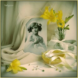 Jigsaw puzzle: Girl with yellow lilies