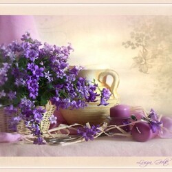 Jigsaw puzzle: In lilac tones