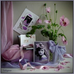 Jigsaw puzzle: Girl with lilac poppies