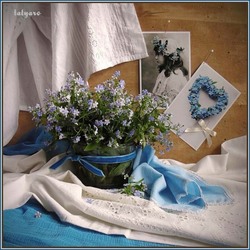Jigsaw puzzle: Girl with forget-me-nots