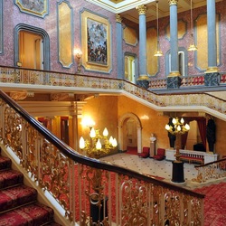 Jigsaw puzzle: Staircase at Buckingham Palace