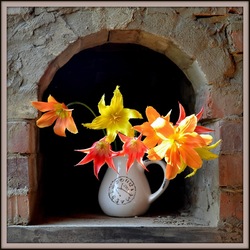 Jigsaw puzzle: Tulips in the arch