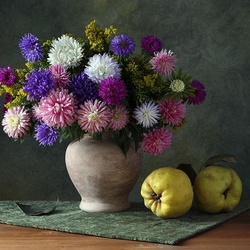 Jigsaw puzzle: Still life with asters and quince