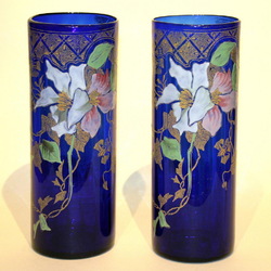 Jigsaw puzzle: Painted glass vases