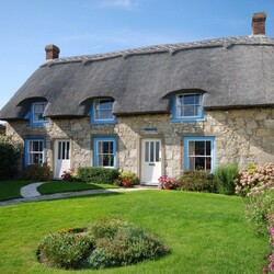 Jigsaw puzzle: Thatched roofs of England